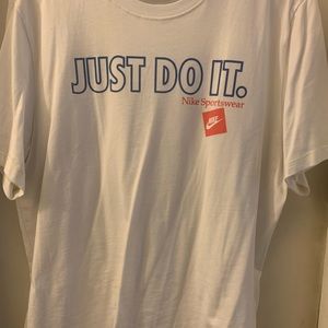 Mens Nike T shirt